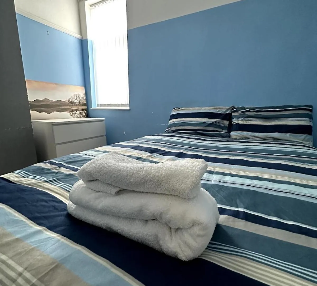 Holiday home Spacious Home A Walk From Central Line - Free Parking Ilford