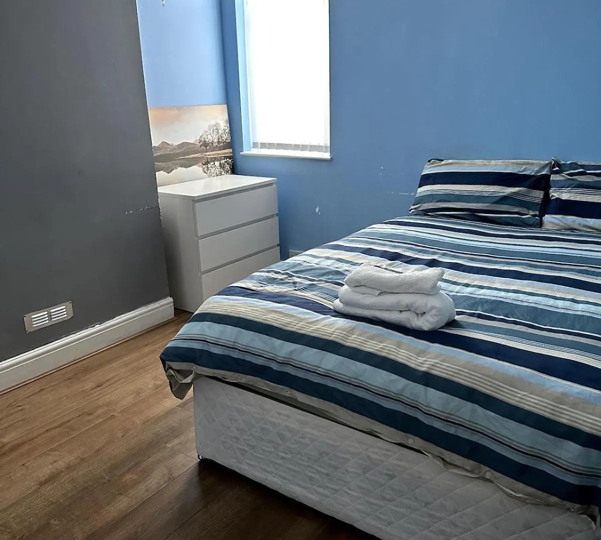 Spacious Home A Walk From Central Line - Free Parking Ilford United Kingdom